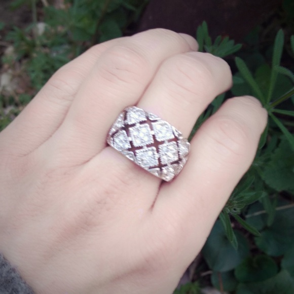 Gorgeous Wide Sterling Silver & Swarovski Crystal Ring- Size 8 - Picture 2 of 6